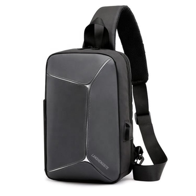 PU 맨즈는 USB 케이블 BSCI와 크로스 보디 가방 방수 붕대 팩을  던집니다